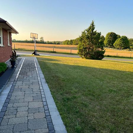 Bowmanville Event Place Eksteriør billede
